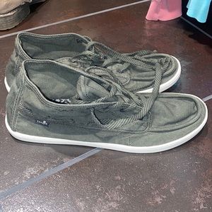 Sanuk shoes